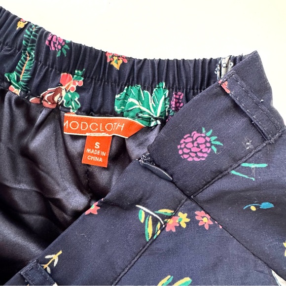 MODCLOTH Sz S Flare Navy Midi Skirt Squirrel Deer Forest Animals Print w/Pockets - Picture 8 of 12